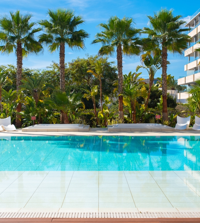 Resa Estates apartment for sale in Ibiza marina botafoch modern pool ok.jpg